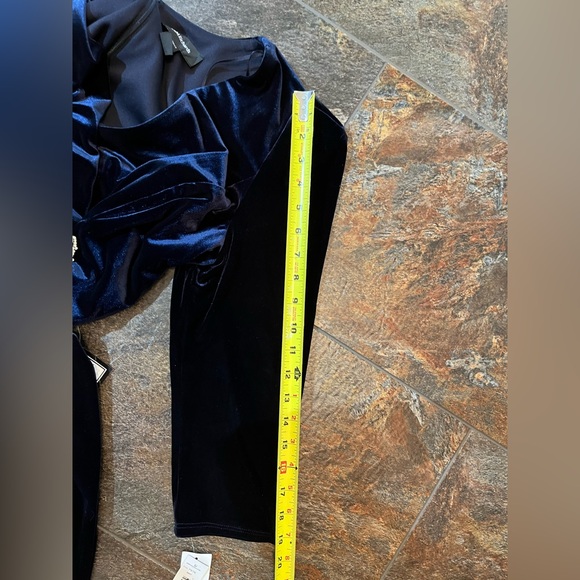 New R&M Richards blue long velvet V neck ruched poly/spandex dress. Size 14 - Picture 14 of 16